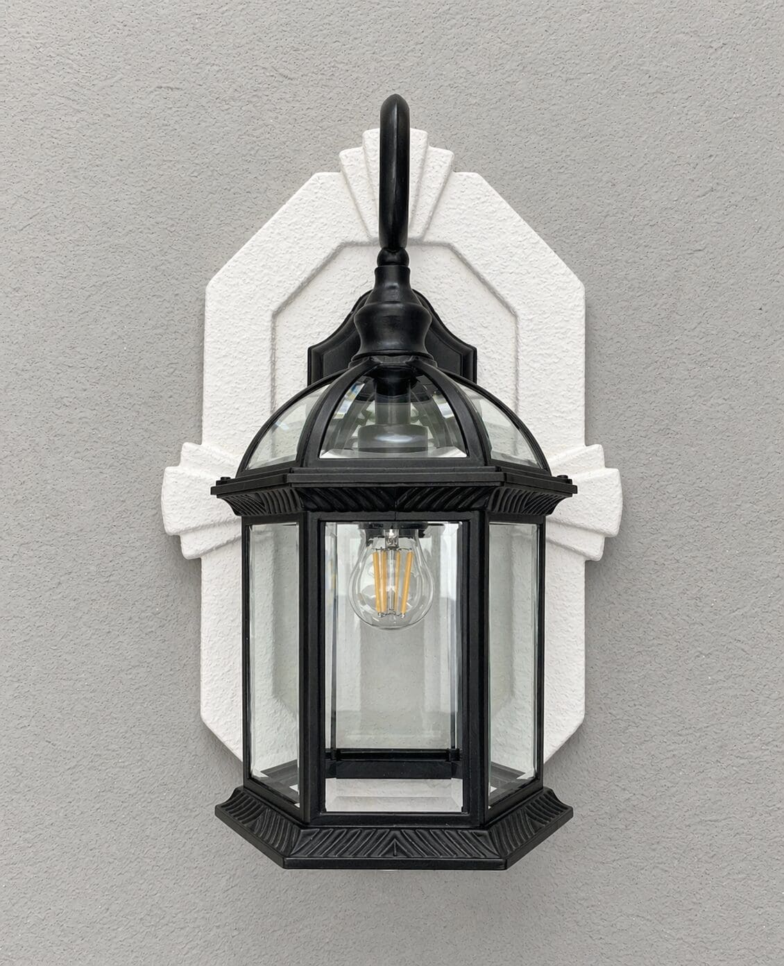 SnapTight Keystone Style Light Mounting Block Trim installed on a home exterior, providing a durable and decorative mounting surface for outdoor lighting.